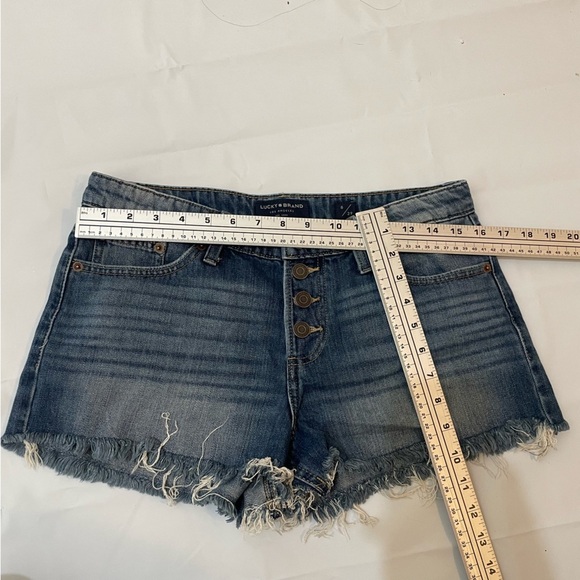 👖 Lucky Brand Cut-Off Denim Shorts – Women’s Size 8/29 👖 - Picture 11 of 12